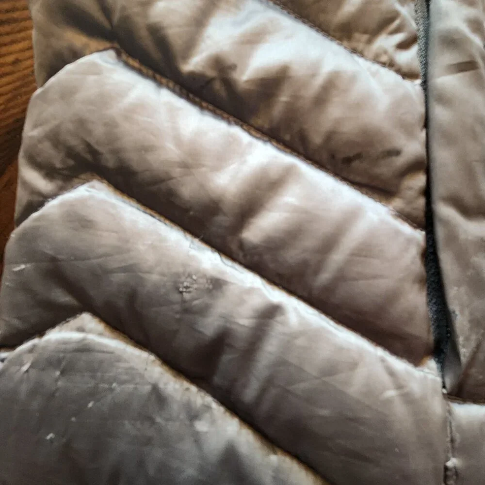 Bernardo Goose Down Metallic Gray Quilted Puffer Vest | Large